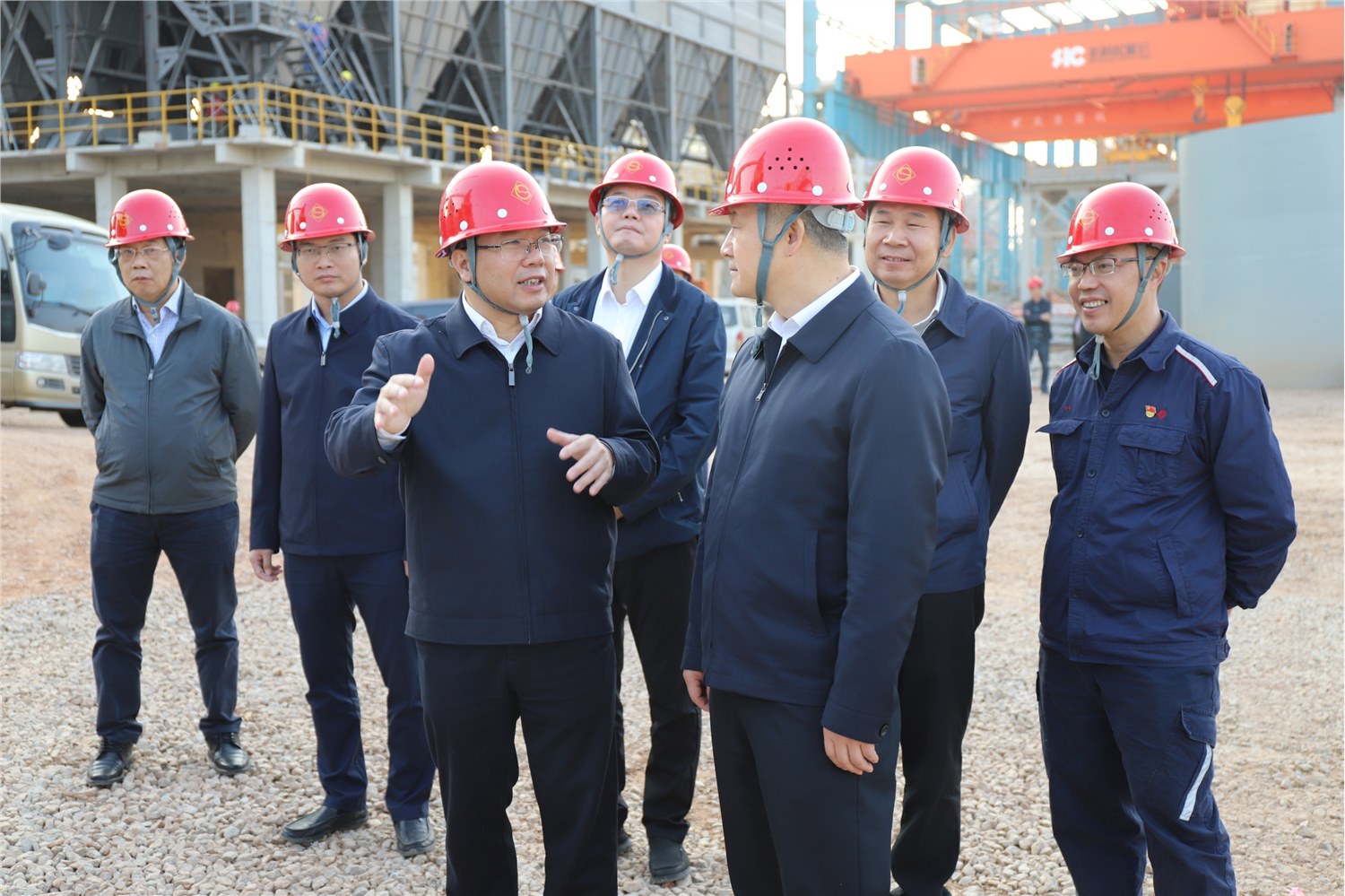 2020 年 12 月 3 日自治区副主席邹展业到柳钢集团中金镍铁冶炼项目调研。